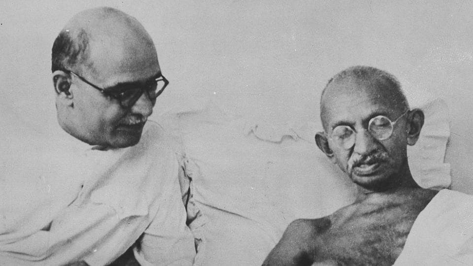 তাঁকে ছাড়া অচল ছিলেন মহাত্মা গান্ধী, দেশ ভুলেছে মহাদেব দেশাইকে