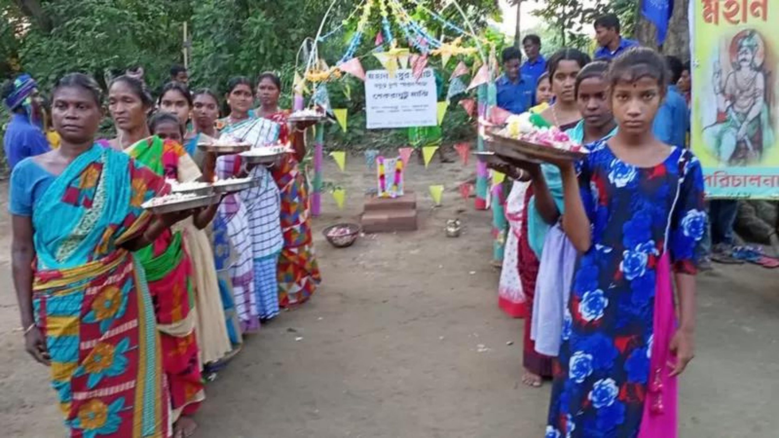 দুর্গাপুজো যাদের কাছে এক অভিশাপ