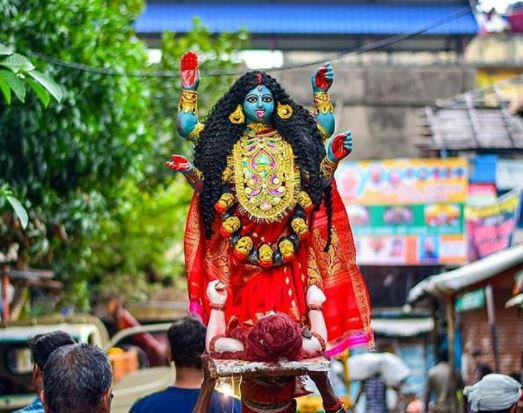 জানুন কেন বিখ্যাত বারাসাতের কালিপুজো!