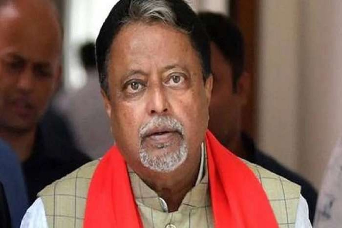 পরপর ভুল পদক্ষেপ নাকি সময়ের খেল? যে ভাবে বাংলার রাজনীতিতে ফিকে হলেন মুকুল রায়