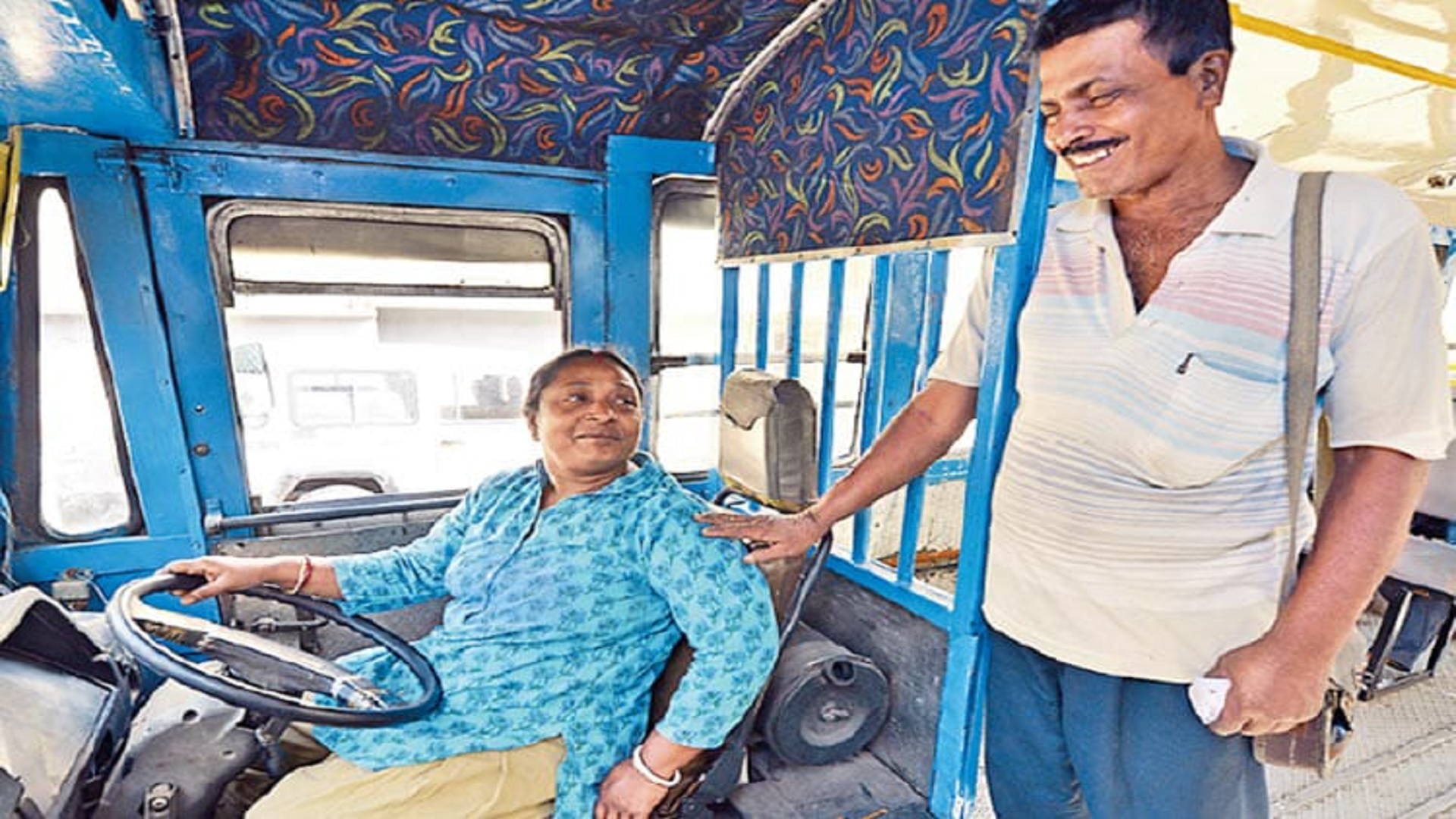 'আসতে লেডিস' সমঝে বলুন, স্টিয়ারিংটা তারই হাতে
