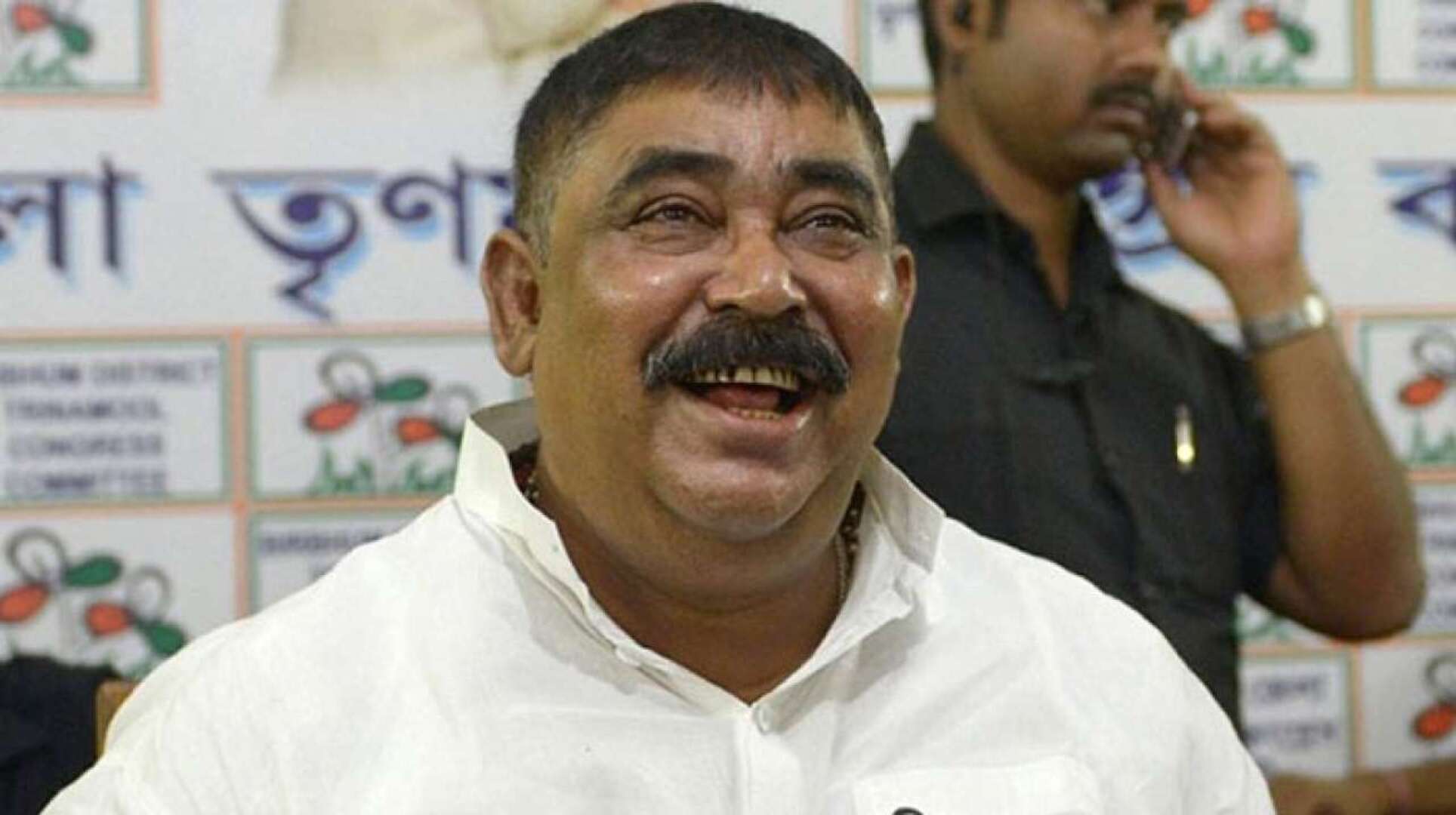 অনুব্রতর তিন 'ব্যথা', চিঠির আড়ালে দেখা দিলেন চিররসিক কেষ্ট?