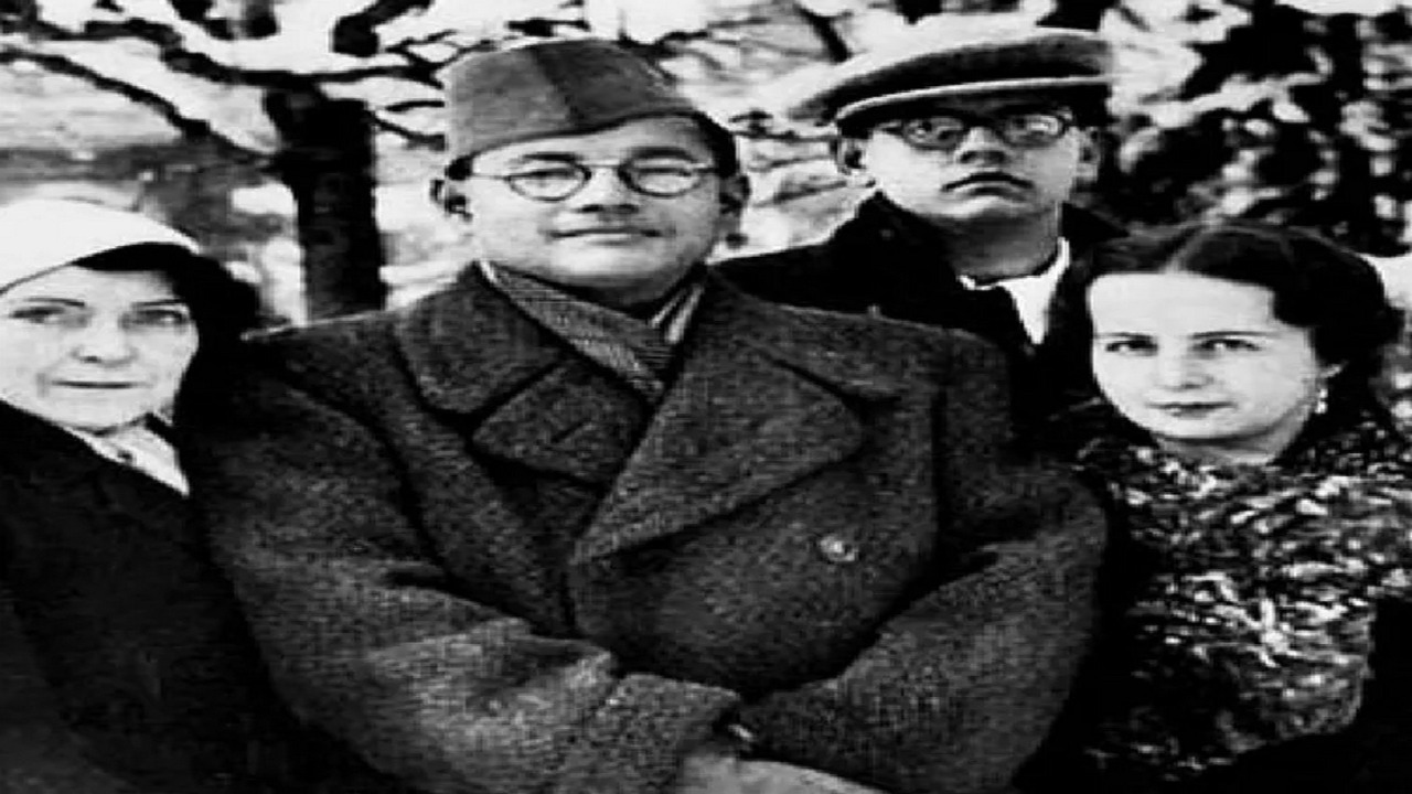 'প্রথম প্রেম' বিদেশিনীর সঙ্গে || আড়ালে থেকে গেলেন প্রেমিক সুভাষচন্দ্র বসু