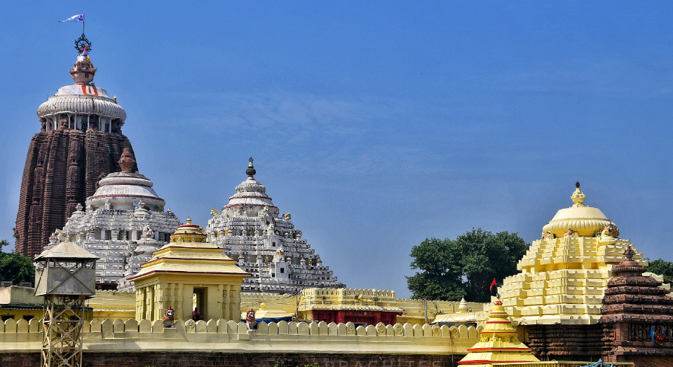 বাংলা-উড়িষ্যার দ্বন্দ্বে বারবার আক্রমণের শিকার হয়েছে এই মন্দির