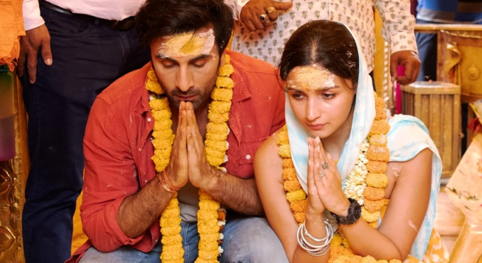 আজ মেহেন্দি, কাল বিয়ে... কেন এত গোপনীয়তা রাখলেন রণলিয়া জুটি?