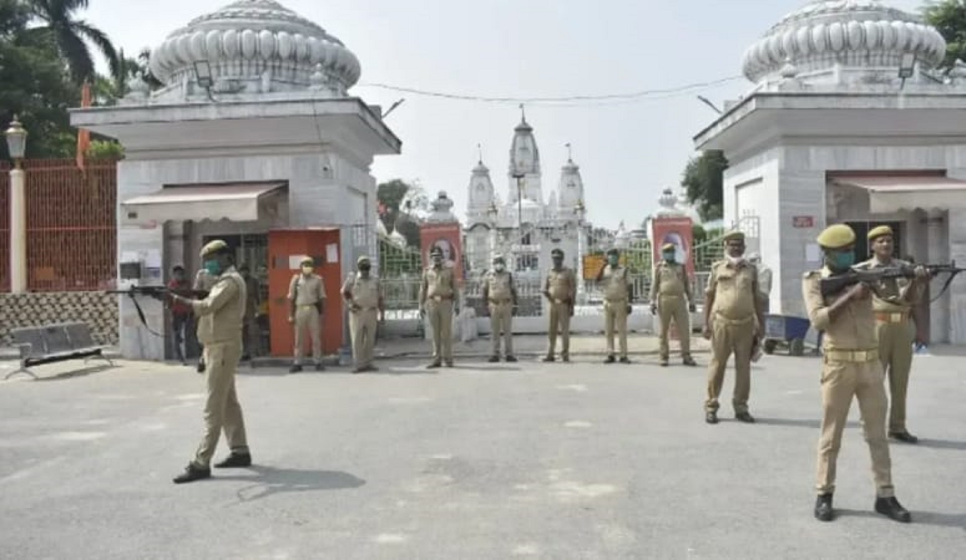 গোরখনাথ মন্দিরে হামলা কি নতুন অশান্তির সলতে পাকাবে উত্তরপ্রদেশে?
