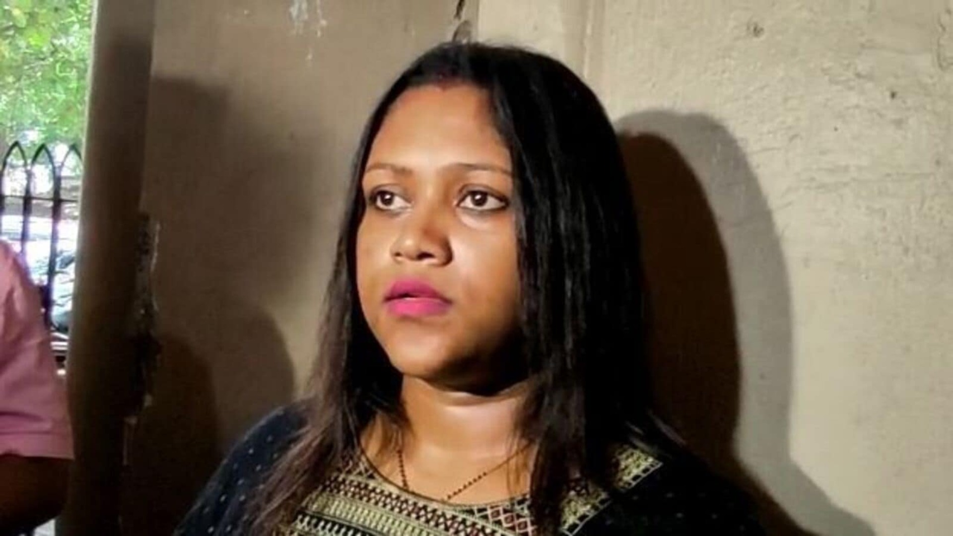 সাধারণ মেয়ের জেদের কাছে হারতে হল মন্ত্রীর মেয়েকে! প্রতিবাদের নাম ববিতা