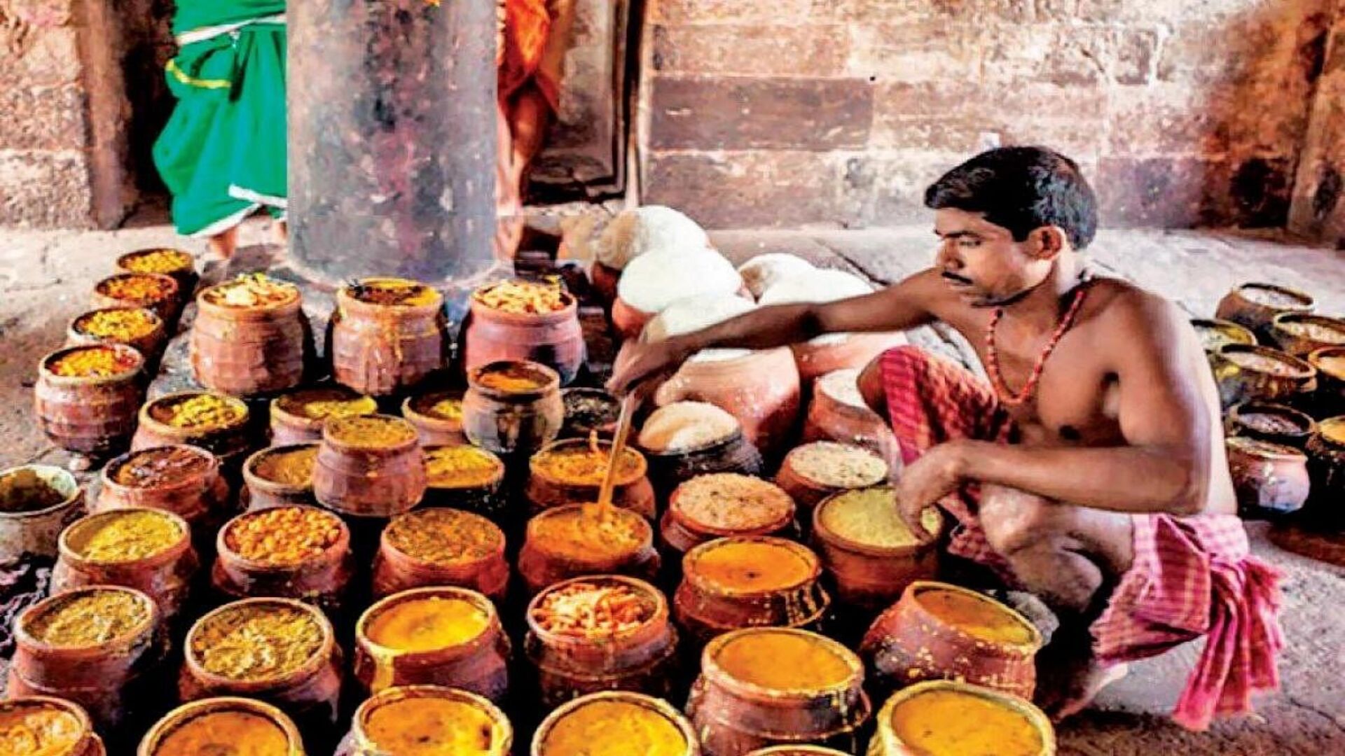 জগন্নাথের রান্নাঘরে বয়ে যাচ্ছে দুই নদী, এখনও কেন অলৌকিক দেবতার হেঁশেল?