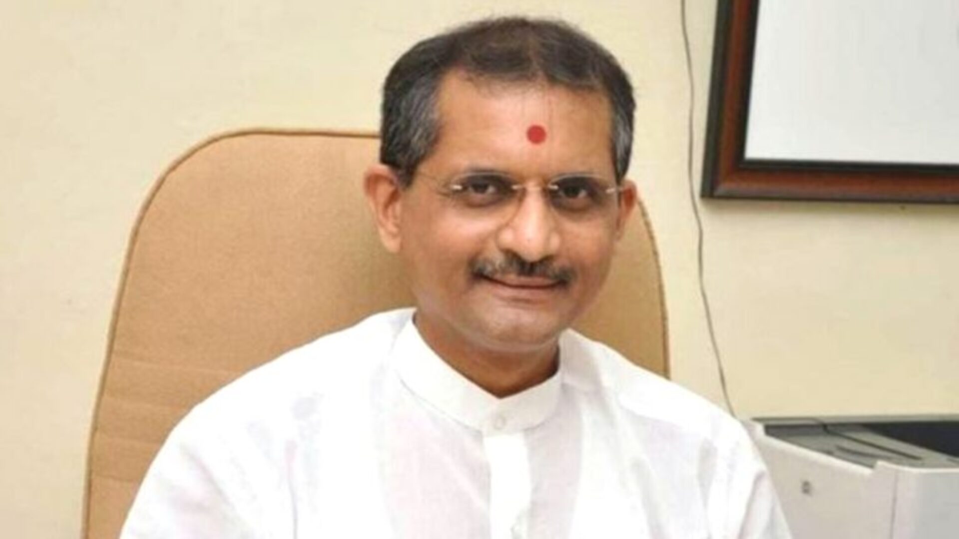 উচ্চমাধ্যমিক ফেল ছাত্র আজ ইউপিএসসি চেয়ারম্যান! হার না মানা লড়াই অনুপ্রেরণা হতে পারে
