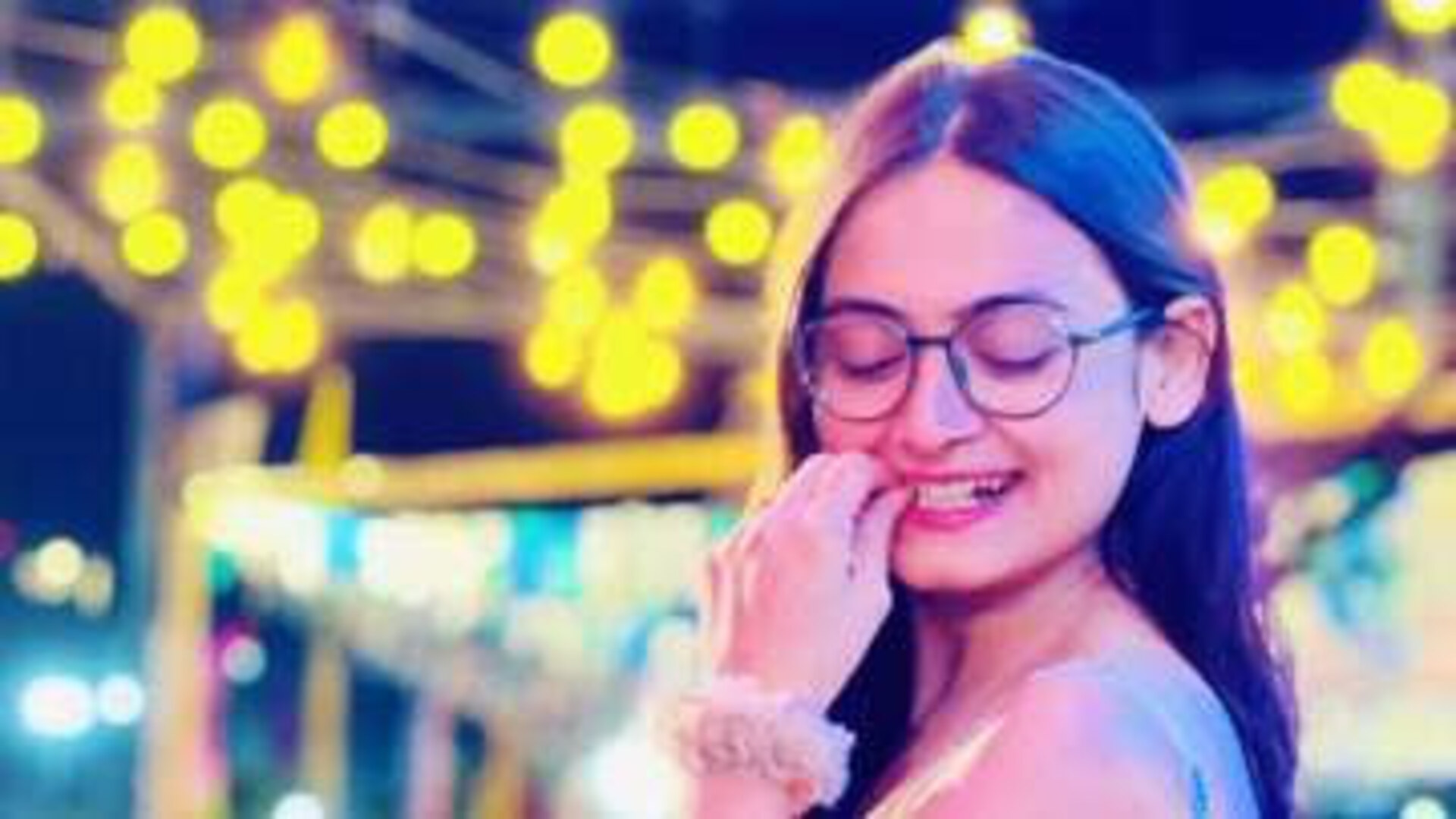 কেন চলে যেতে হল পল্লবী দে-কে?