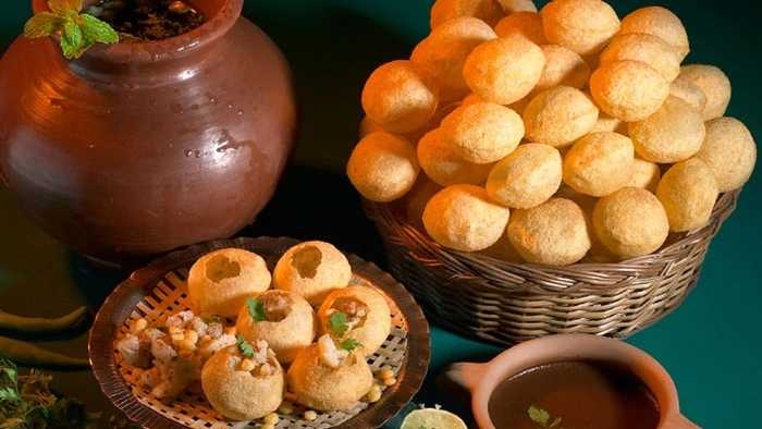 নাম শুনলেই জিভে জল, কোথা থেকে এল বাঙালির প্রিয় ফুচকা