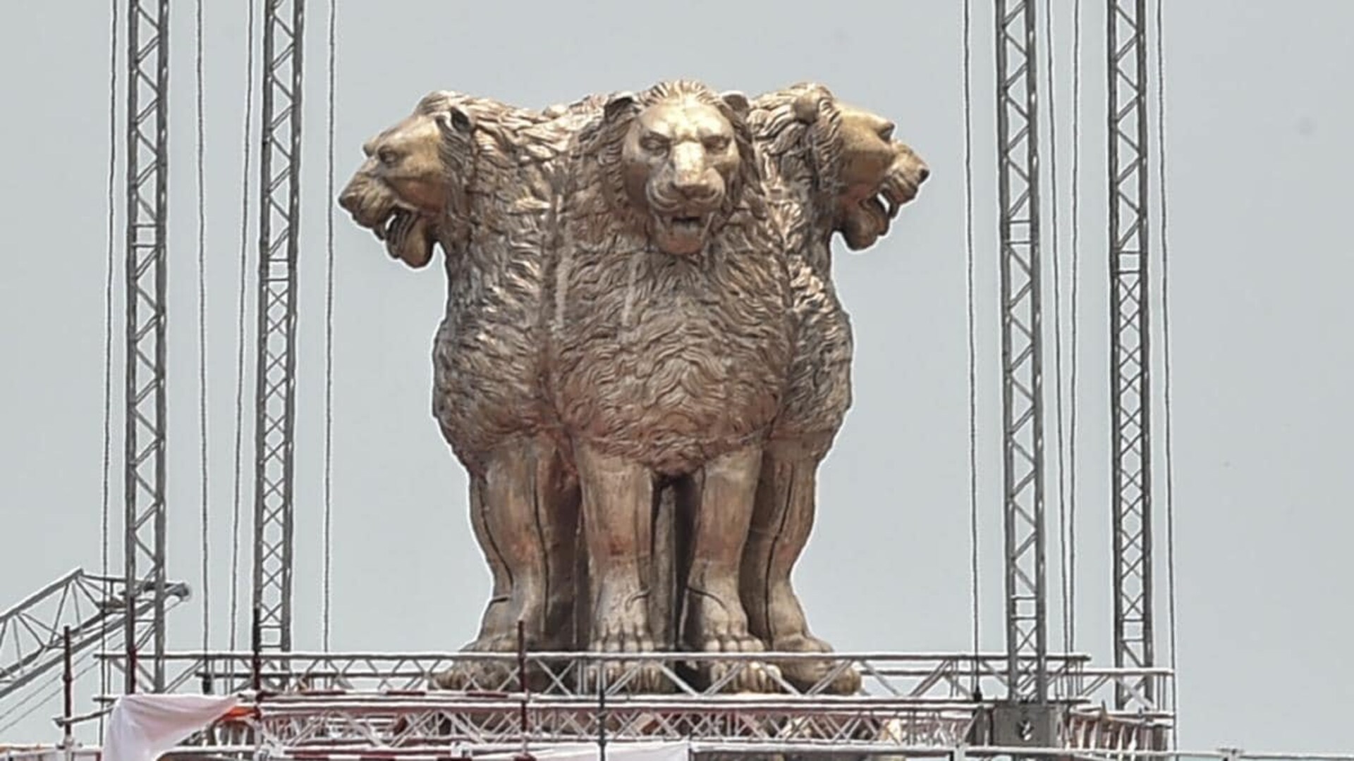 অশোক স্তম্ভ: ছিল রুমাল, হয়ে গেল বেড়াল