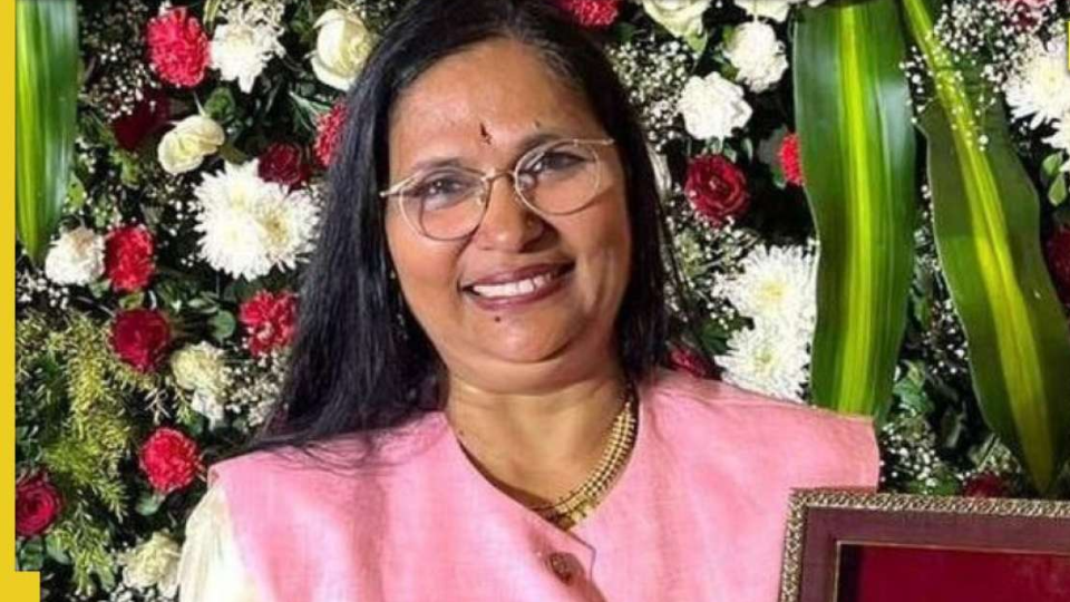 সাফাইকর্মী থেকে ব্যাঙ্কের শীর্ষপদে, প্রতীক্ষার লড়াইয়ের গল্প যেন রূপকথা