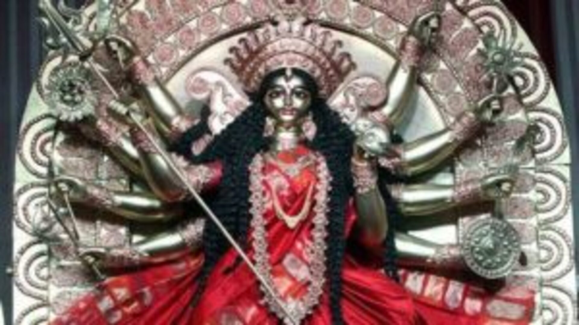 ৪০০ বছর ধরে বাংলায় হয় কালো দুর্গার পুজো! কোন ইতিহাস লুকিয়ে আড়ালে