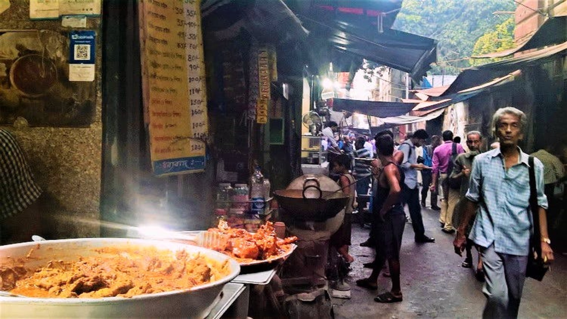 চিকেন স্টু থেকে মালাই টোস্ট, আজও কলকাতার খাবারের সেরা ঠিকানা এই একচিলতে গলি