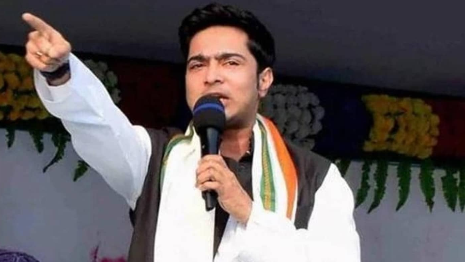 কান টানলে অভিষেক? এই কারণেই ইডির শমন থেকে রেহাই পাচ্ছেন না তৃণমূলের সেকেন্ড ইন কম্যান্ড