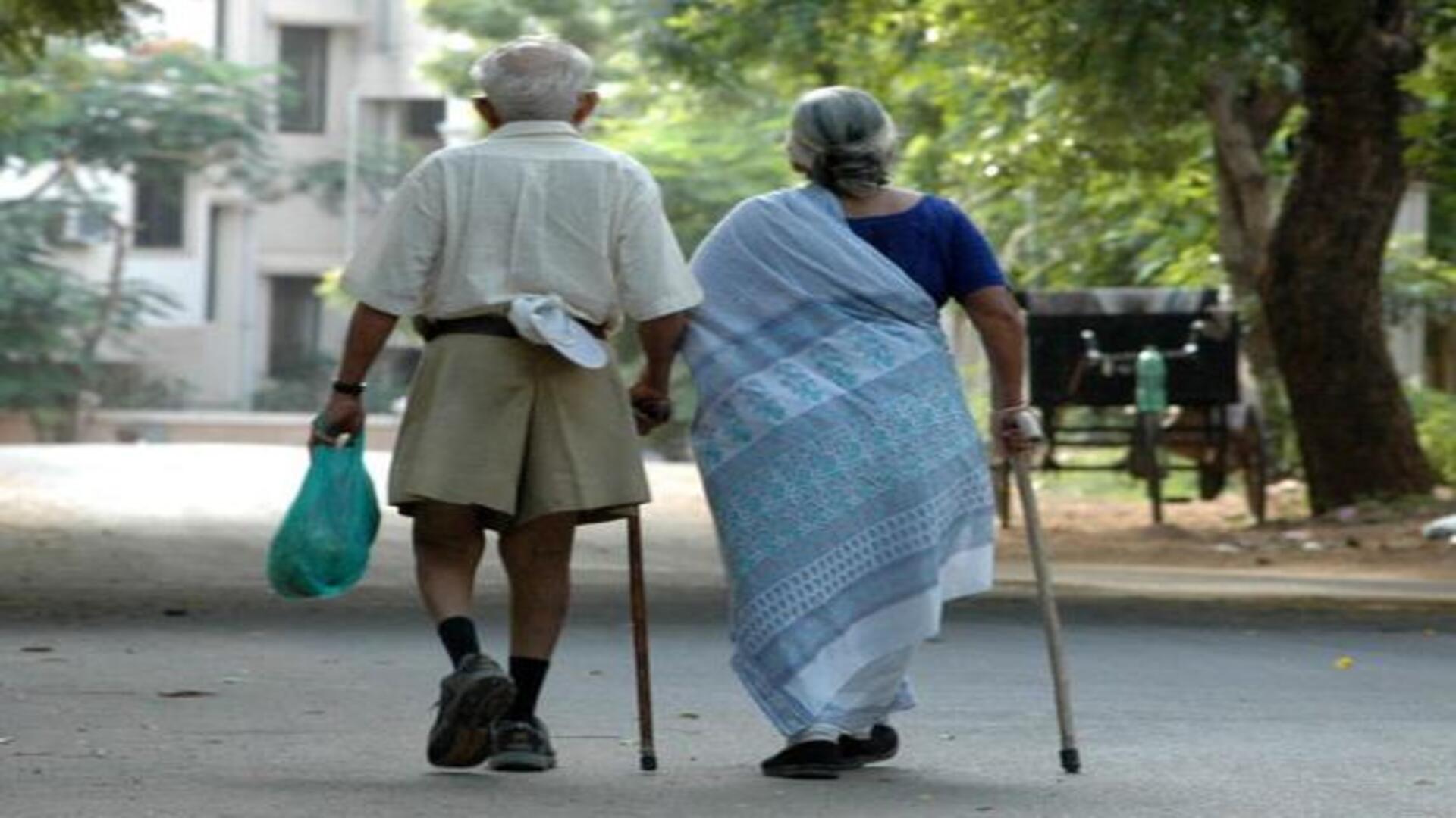 সন্তানের অত‍্যাচার সহ‍্য করেই বেঁচে রয়েছেন বেশিরভাগ ভারতীয় বাবা-মা! শিউরে ওঠার মতো তথ্য সামনে