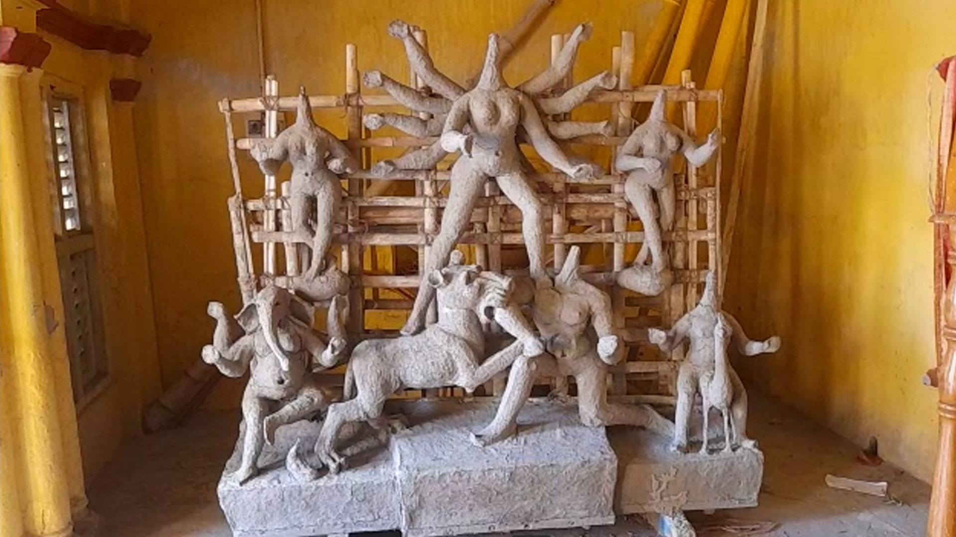দশমীর দিন পালিত হয় অরন্ধন, এই পুজোয় পান্তাভাত আর কচু শাকের ভোগেই সন্তুষ্ট দুর্গা