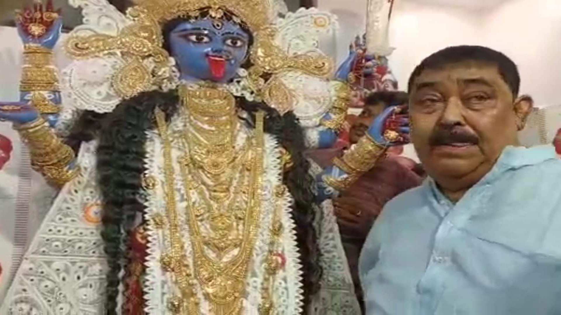 সাজতেন অনুব্রতর ৫৭০ ভরি সোনায়, কেষ্টর গরু পাচারের দুর্নাম ঘোচাবেন কালীই!