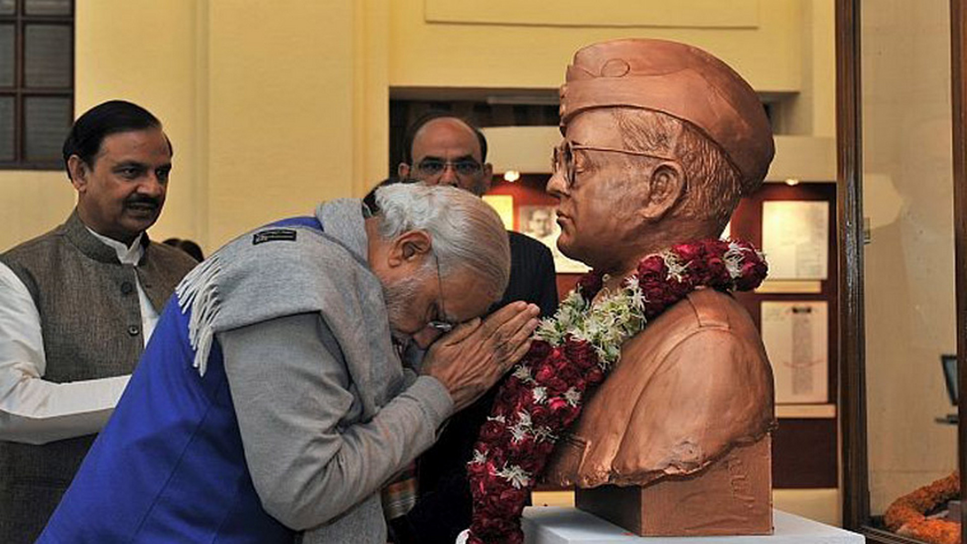 বিজেপির গান্ধী-মুক্ত ভারতের কৌশল না কি মোদি আমলেই যোগ্য সম্মান পাচ্ছেন নেতাজি!