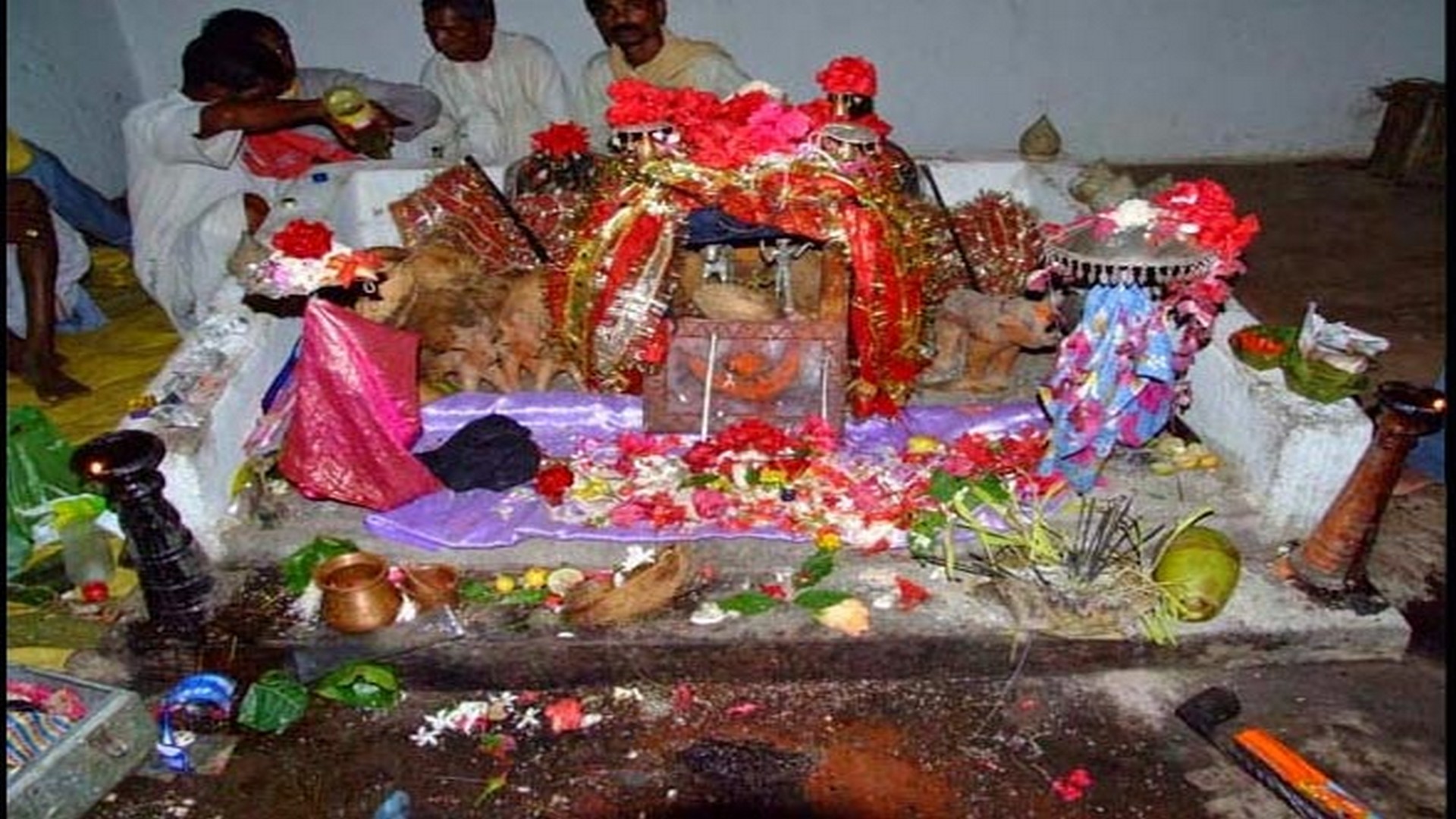 ভারতের এই গ্রামে বিচার হয় স্বয়ং দেবতাদের! কড়া শাস্তি পান দেবদেবীরা