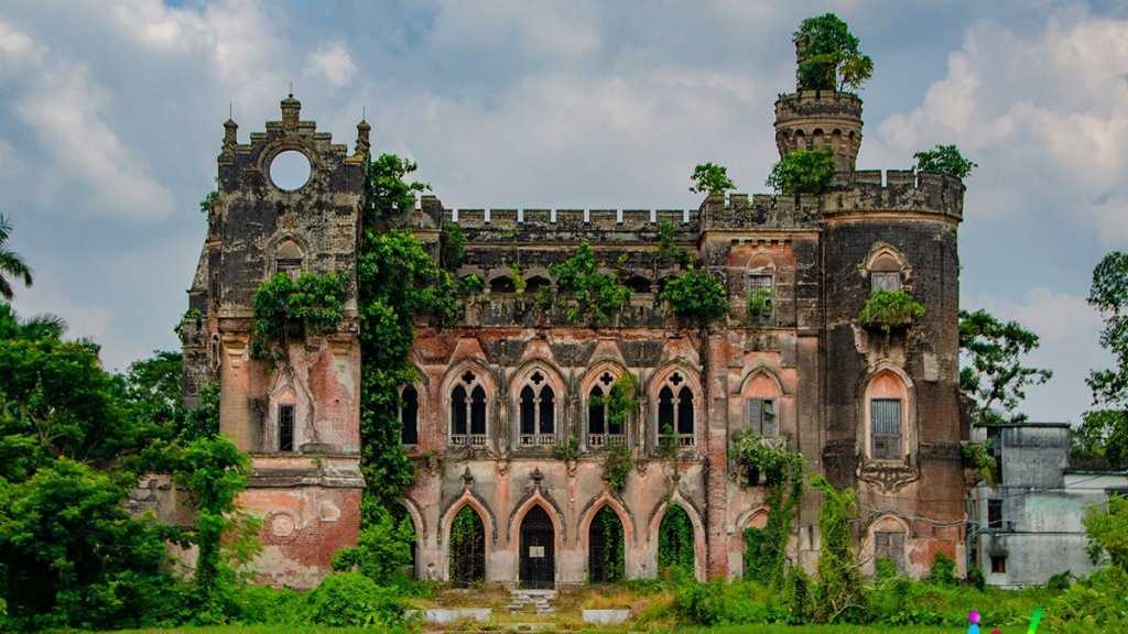 বাংলার নিজস্ব সিন্ড্রেলার ক্যাসল রয়েছে এখানে, পুজোর ছুটির ঠিকানা 'প্রাসাদ গ্রাম' ধান্যকুড়িয়া