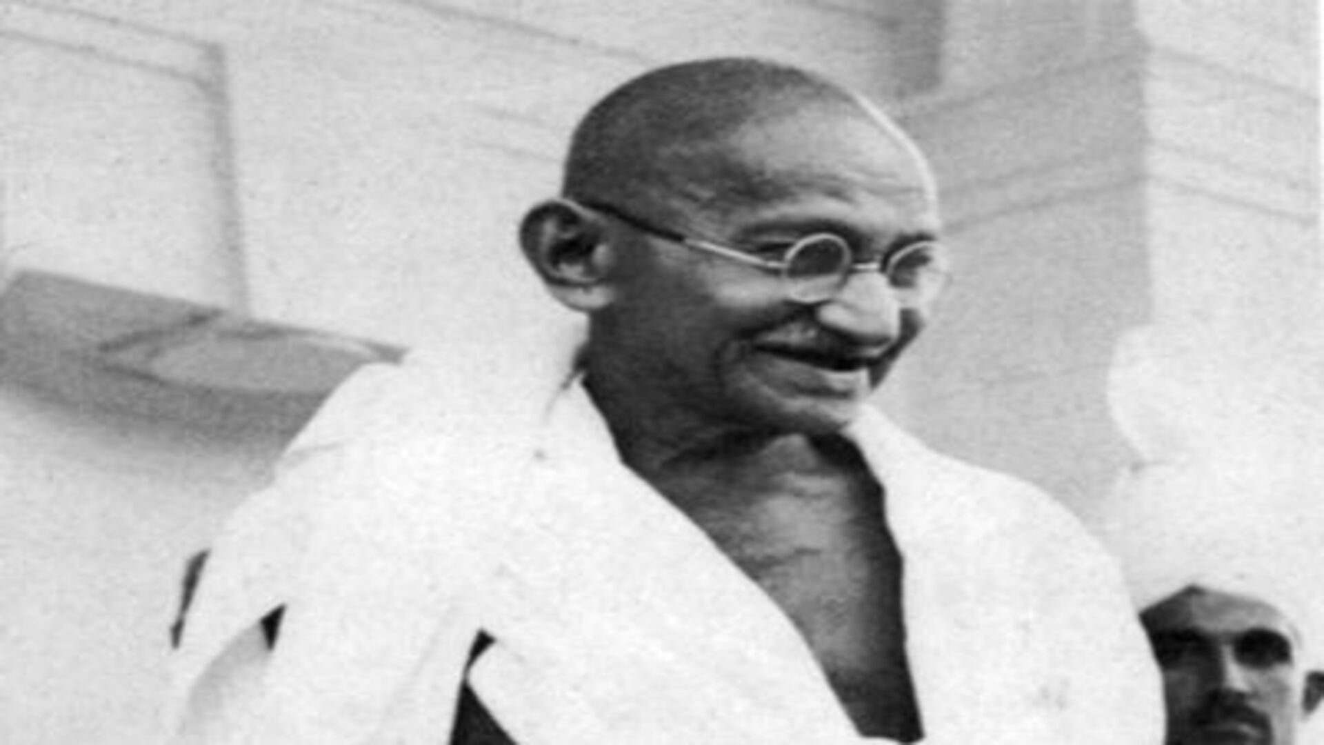 মৃত্যুর ৭৮ বছর পরেও বিশ্বের অহিংস রাজনীতির মুখ সেই গান্ধীই