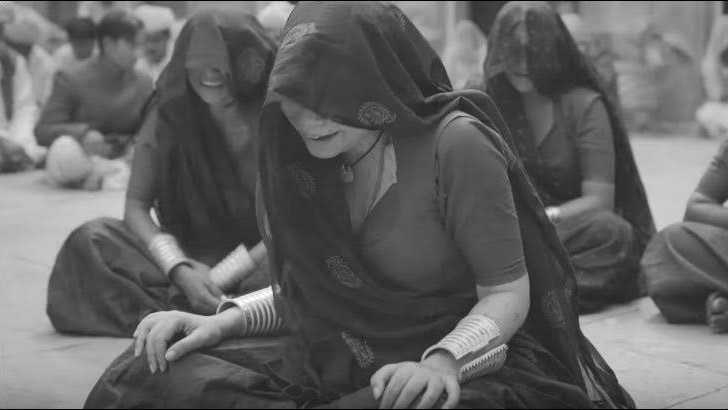 কান্না বিক্রিই পেশা, উচ্চবর্ণের বঞ্চনায় যেভাবে লেখা হয় রুদালিদের বারোমাস্যা!