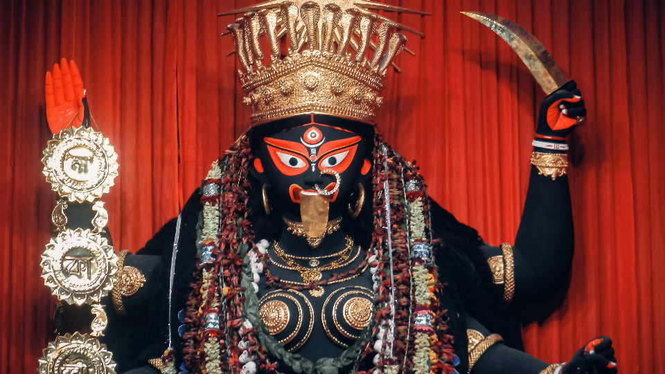 কখনও প্রলয়ঙ্করী, কখনও কল‍্যাণময়ী! বিভিন্ন রূপে পাল্টে যায় কালীর অবতার