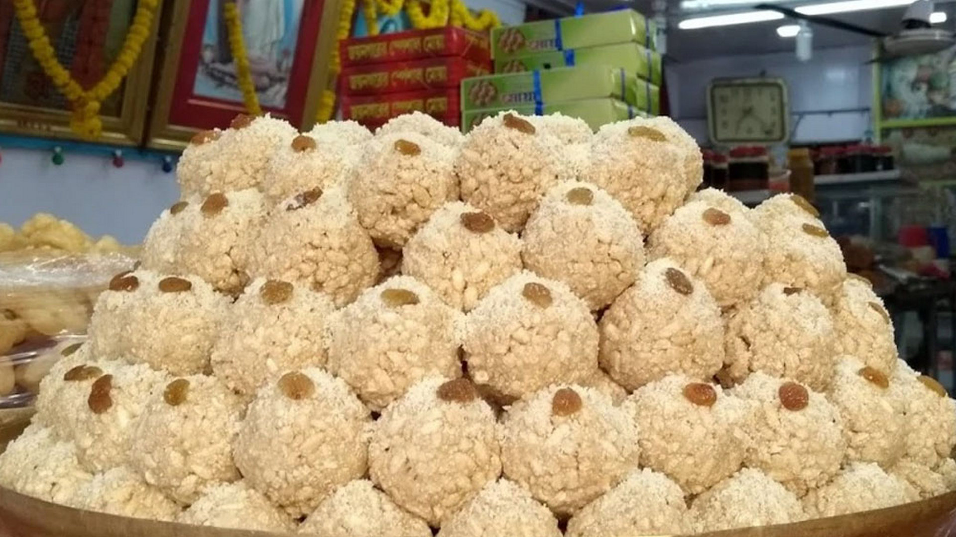 জয়নগর না বহড়ু? বিতর্ক ভুলে শীতকালে ফের শতবর্ষপ্রাচীন মোয়ার প্রেমে বাঙালি
