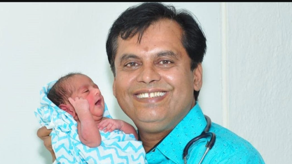 'বেটি বাঁচাও' আজ মুখে মুখে! নেপথ্যে কন্যাসন্তানদের আসল 'ঈশ্বর' পুনের এই চিকিৎসক