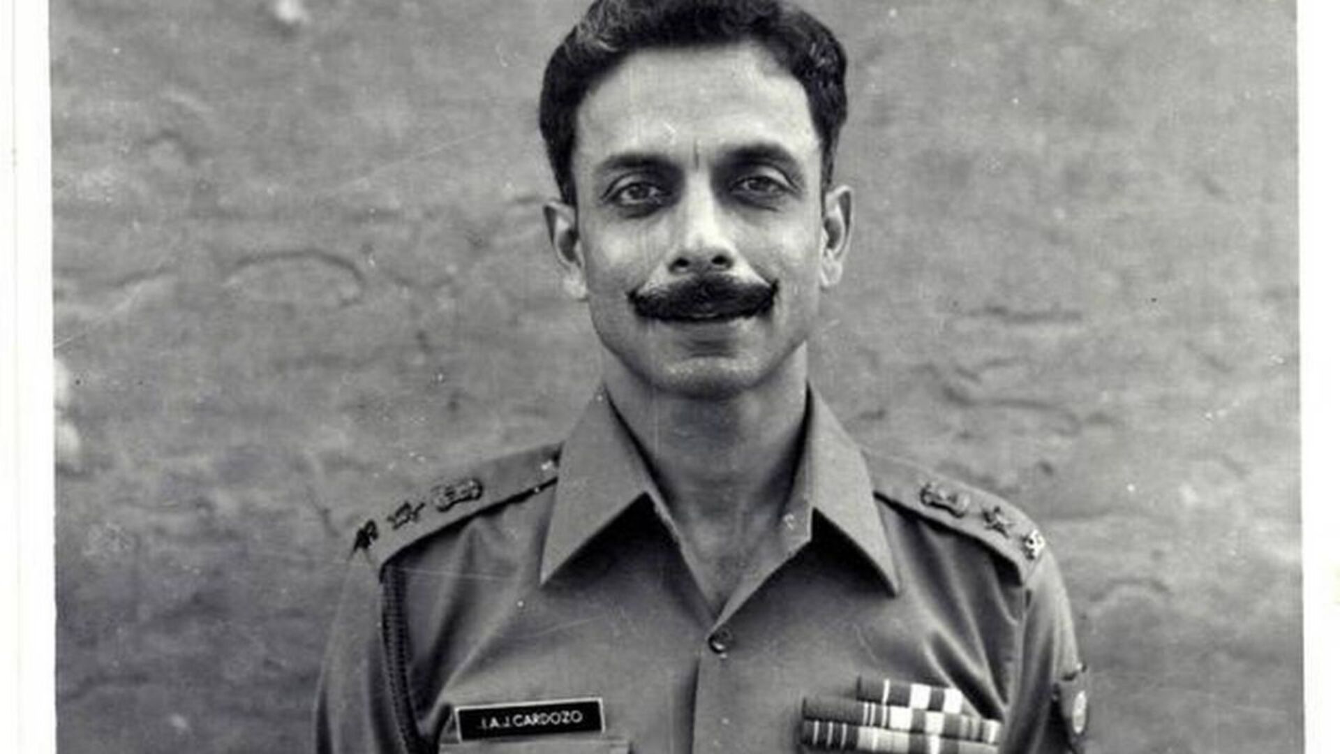 বোমায় বিধ্বস্ত পা, নিজেই ছুরি দিয়ে কেটে বাদ দিলেন এই ভারতীয় সেনানায়ক