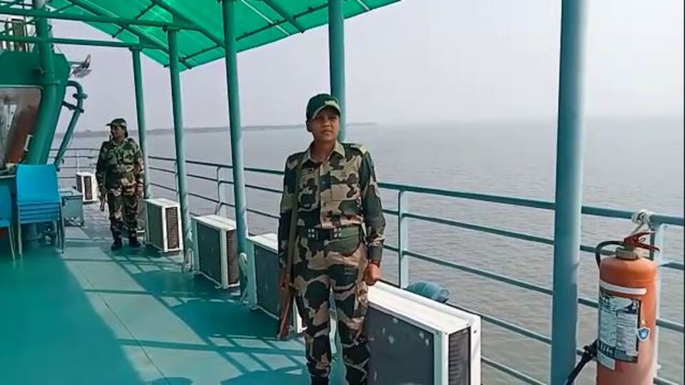 ম্যানগ্রোভ বাঁচাতে সুন্দরবনে টহল মহিলা বাহিনীর, নয়া উদ্যোগে আশা দেখছেন স্থানীয়রা