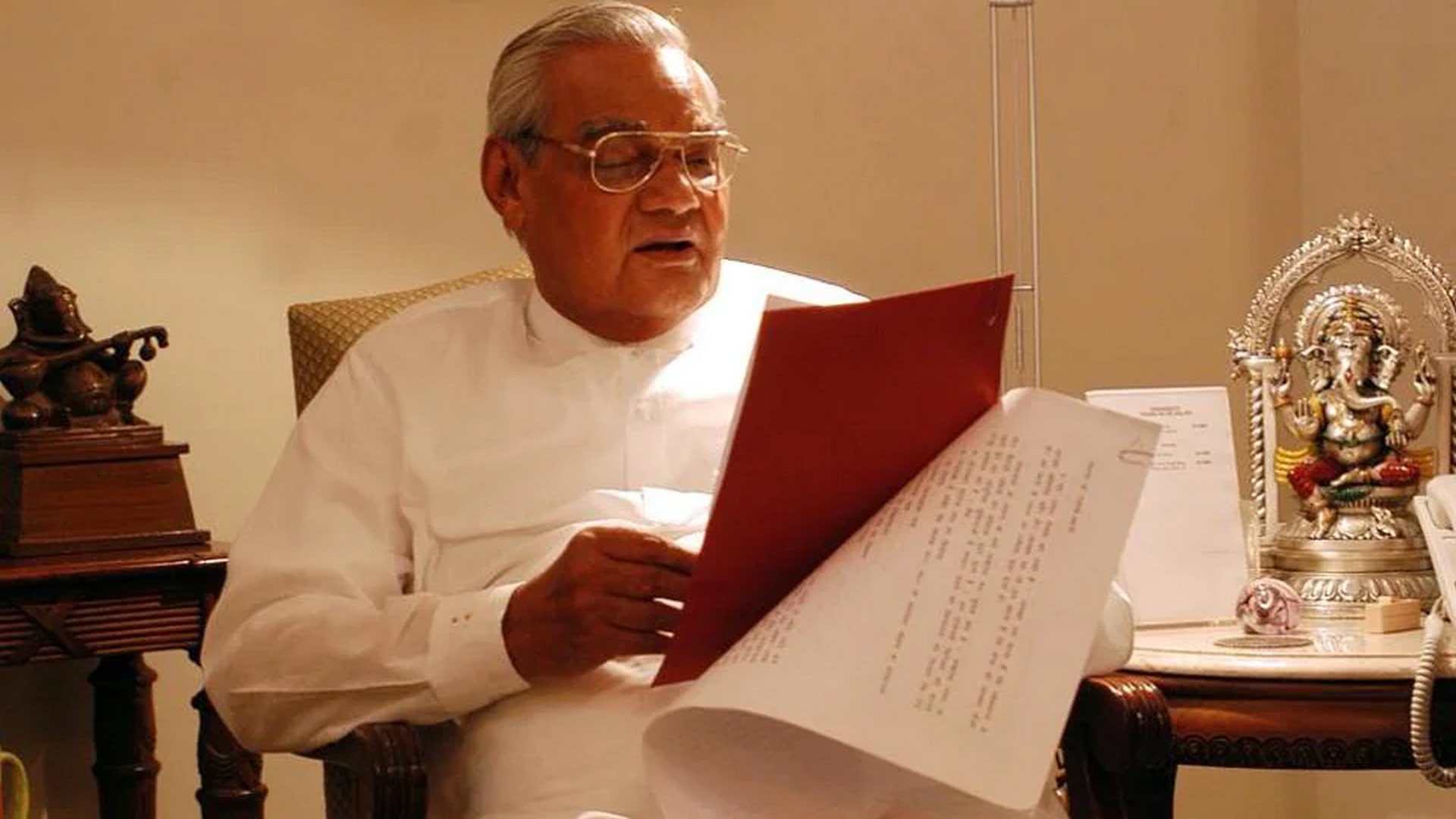 ধর্মনিরপেক্ষতার অর্থ বুঝতেন অটল বিহারী, বাজপেয়ীর বিজেপির থেকে কোথায় আলাদা মোদির বিজেপি?
