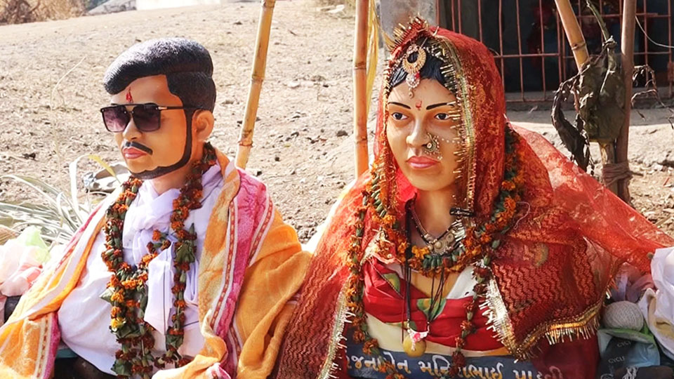 পূর্ণতা পায়নি ভালোবাসা, আত্মহত্যার পর যেভাবে বিয়ের বাঁধনে জুড়লেন গুজরাতের 'রোমিও-জুলিয়েট'