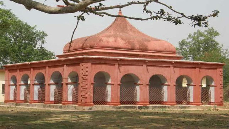 মাছ ছাড়া ভাত খান না স্বয়ং কালী, লোকচক্ষুর আড়ালেই রয়ে গিয়েছে বাংলার এই শক্তিপীঠ