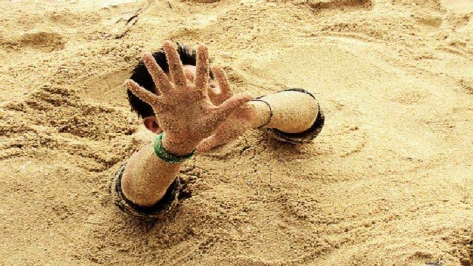 চোরাবালি আসলে কী? তলিয়ে কোথায় যায় মানুষ?