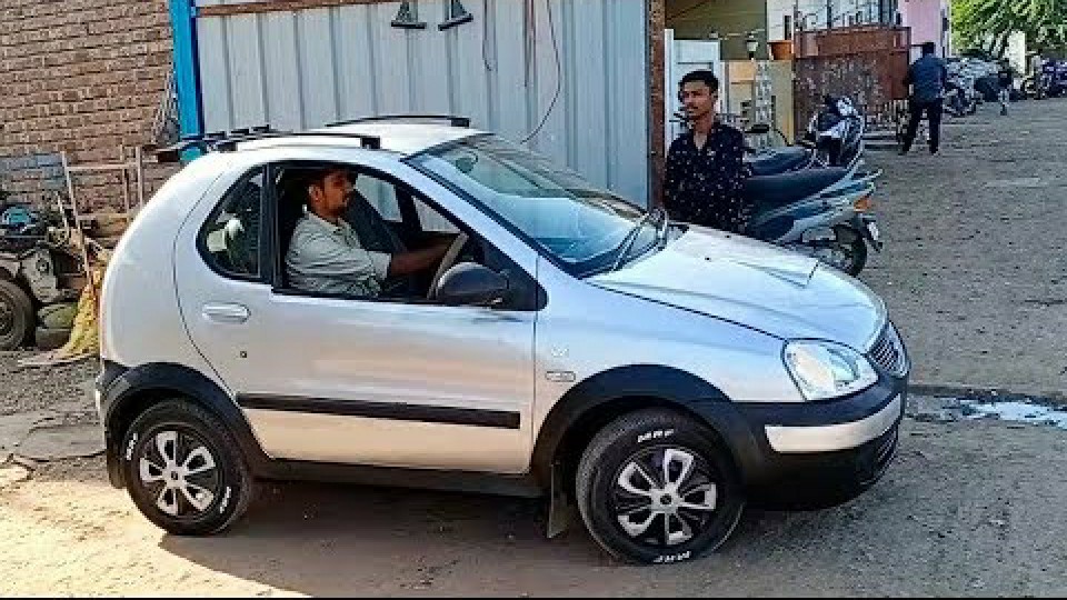 মাত্র দুজন বসতে পারে চারচাকা গাড়িতে, কতটা আলাদা ন্যানোর থেকেও ছোট টাটার এই নয়া মডেল?