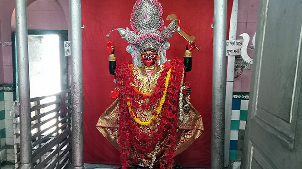 কালীর পায়ে ছুঁইয়ে মহড়া শুরু হতো গিরিশ ঘোষের নাটকের, কোথায় রয়েছে ‘উত্তর কলকাতার গিন্নী’?