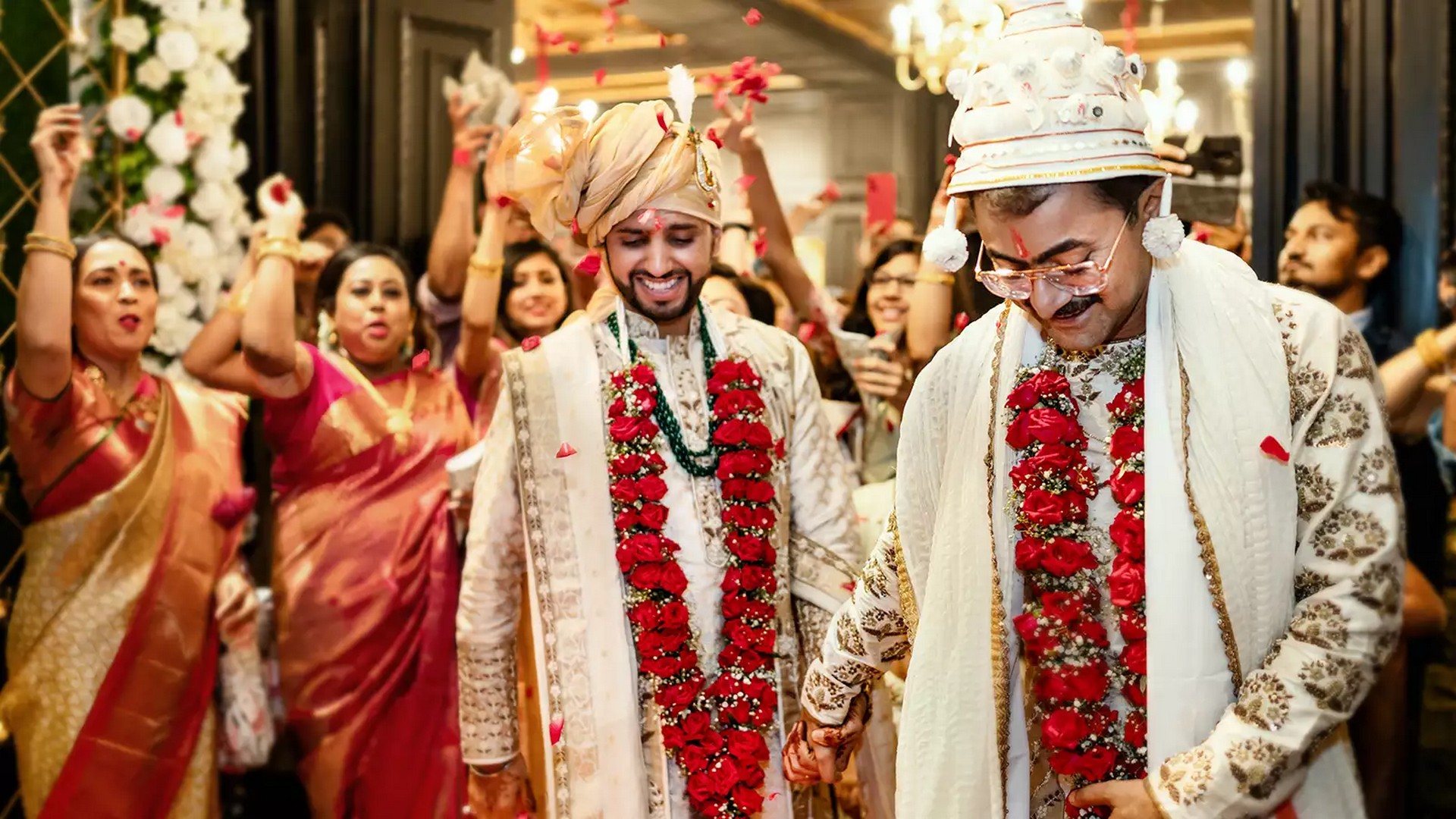 বিশ্বে ৩২ টি দেশেই বৈধ, কেন সমকামী মানুষদের বিবাহের বিরুদ্ধে নরেন্দ্র মোদির সরকার?