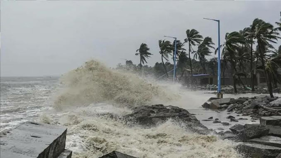 মোকার হানাদারি অন্যত্র? কী ভাবে বাঁচল বাংলা