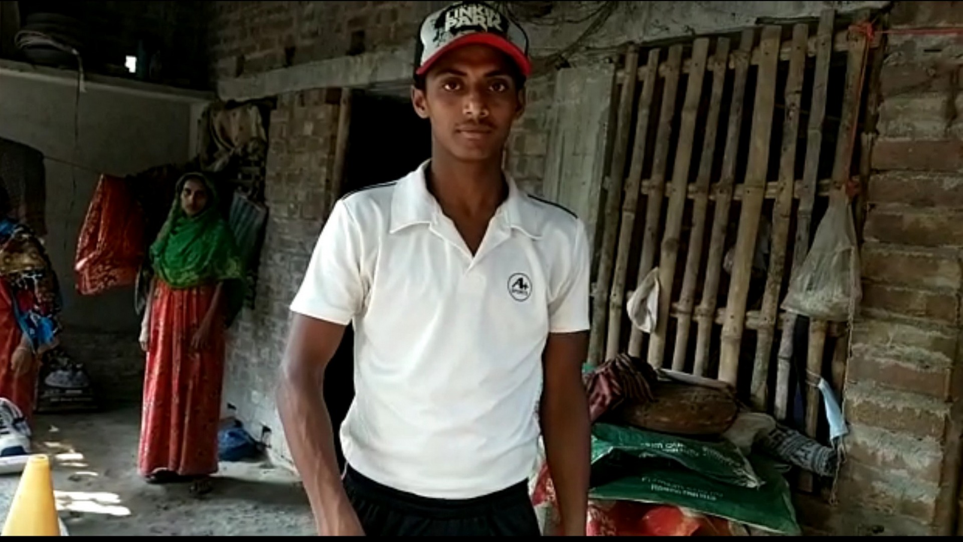 মাছ ধরে চলে সংসার! দেশকে আশা দেখাচ্ছে কেকেআরের উজ্জ্বল মুখ জিন্না