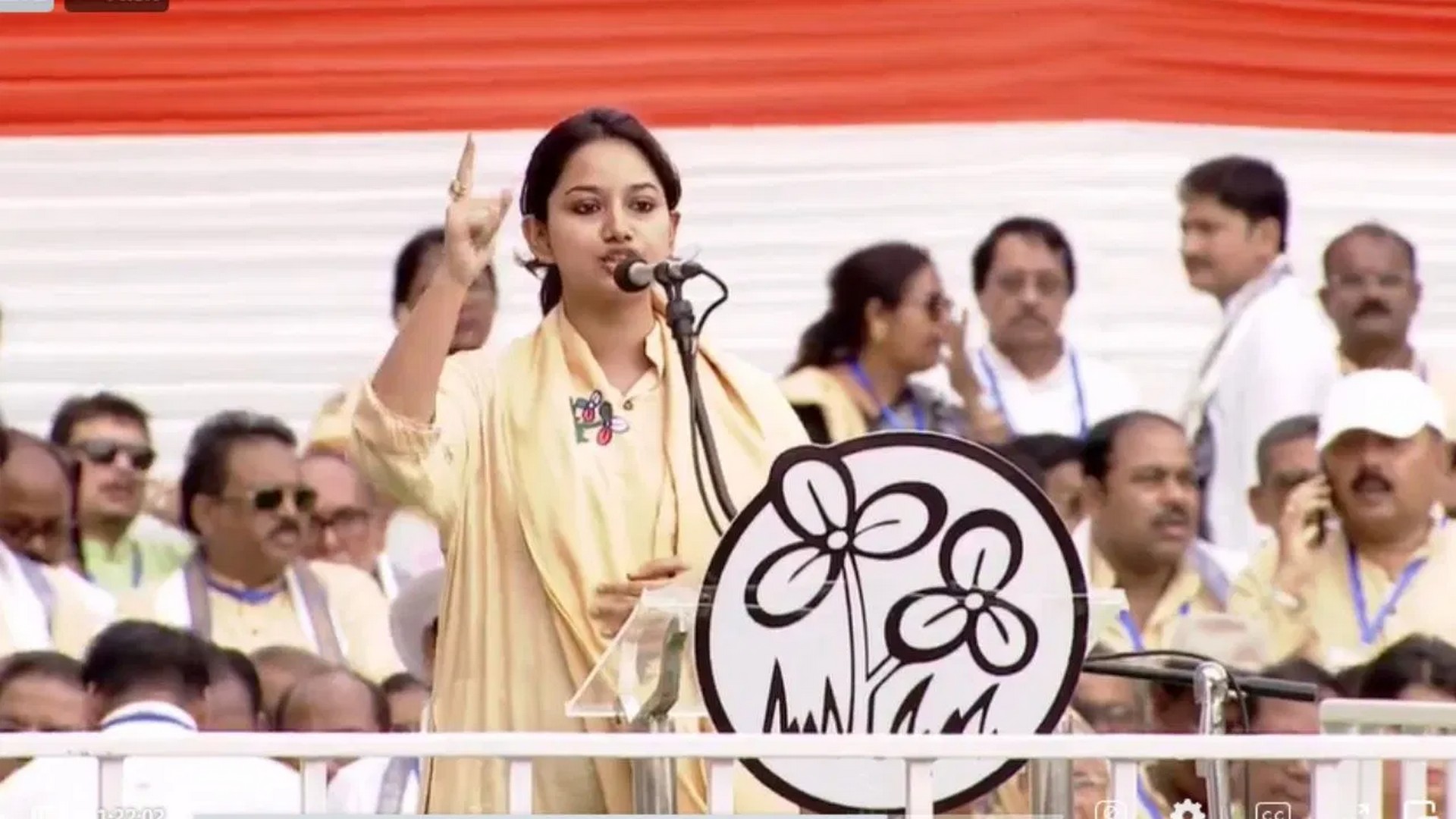 রাজন্যাই তবে পারবে যাদবপুরের বাম দুর্গে ফাটল ধরাতে?