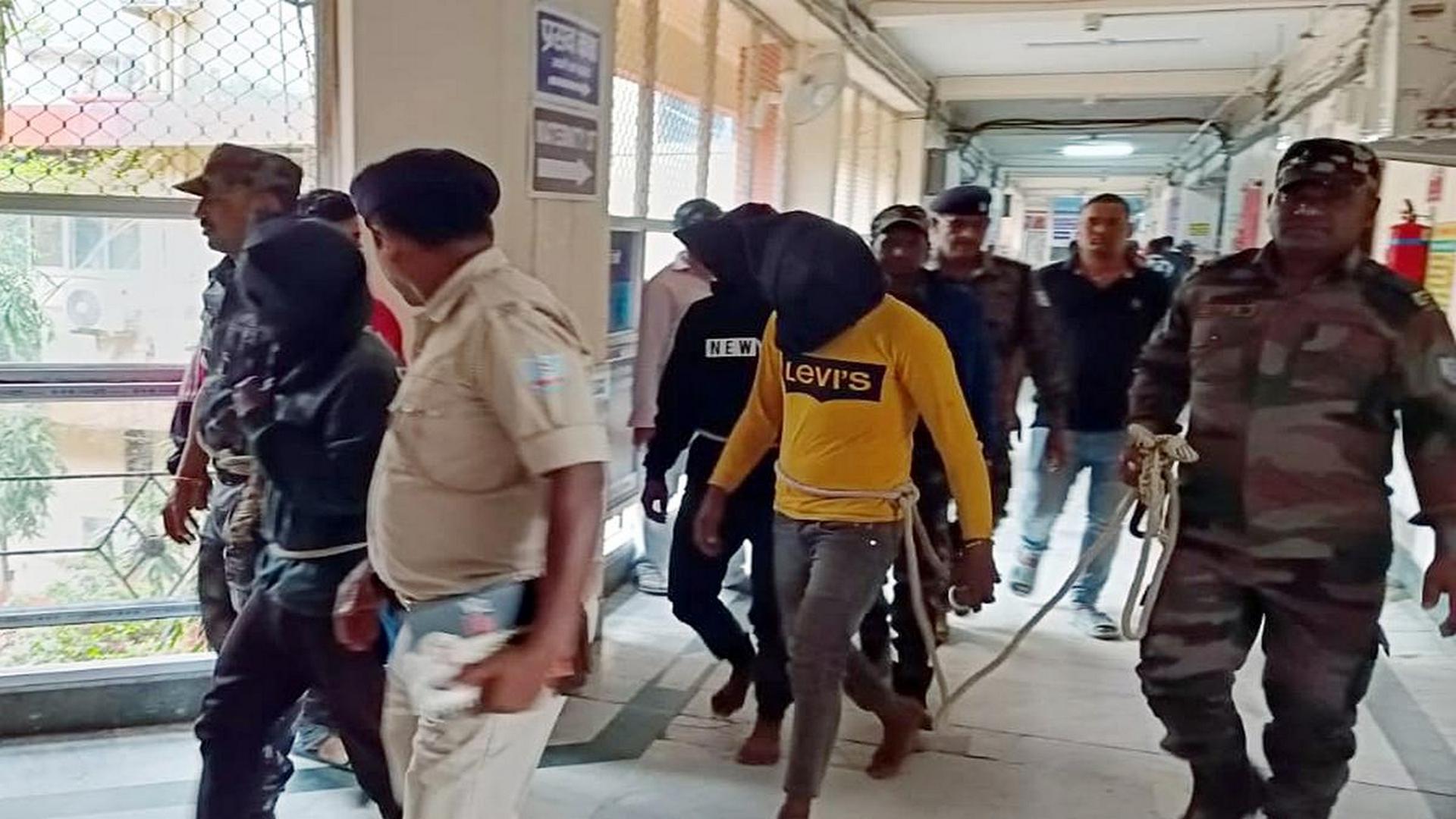 তাঁবুর ভেতর সাতজন মিলে গণধর্ষণ বিদেশি ট্রাভেল ভ্লগারকে! ঝাড়খণ্ডের ঘটনায় শিউরে উঠছে দেশ