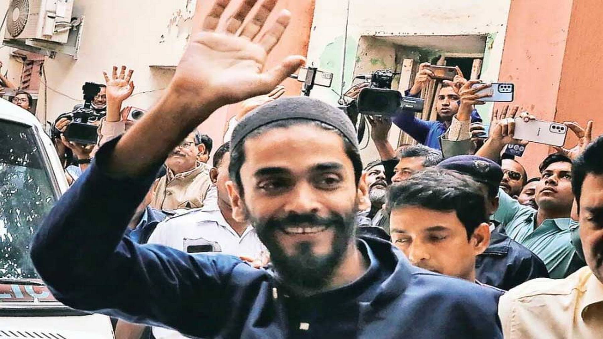 তৃণমূলকে জেতাতেই ডায়মন্ড হারবার থেকে প্রার্থী হলেন না নৌশাদ?