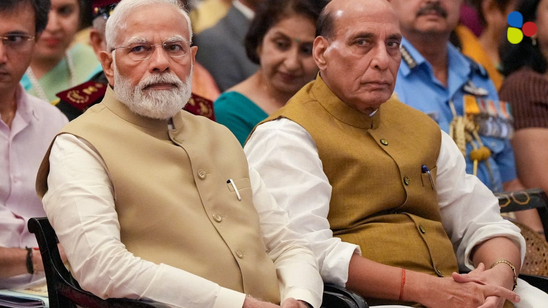 মিলে গেল কেজরিওয়ালের ভবিষ্যদ্বাণী! মোদি কি বানপ্রস্থের পথে?