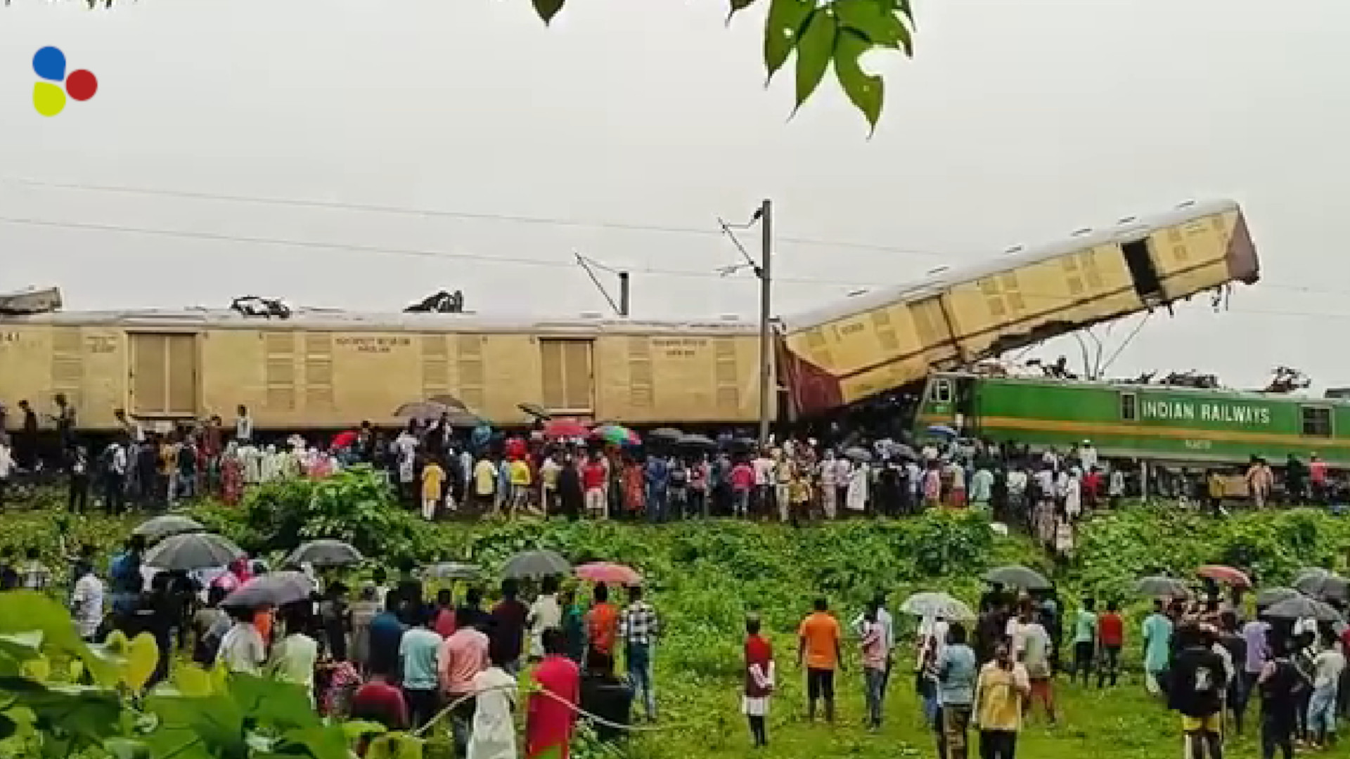 লাইনচ্যুত কাঞ্চনজঙ্ঘা এক্সপ্রেস, মৃত ৫! কীভাবে ঘটল ভয়াবহ রেল দুর্ঘটনা?