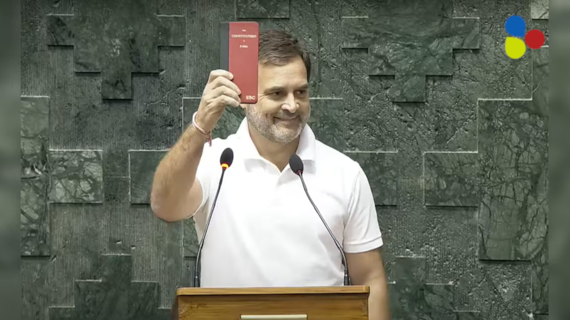 ১০ বছর পর প্রথম! কেন রাহুল গান্ধিকে সংসদে বিরোধী দলনেতা করল কংগ্রেস?