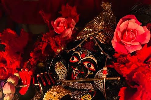 একই দেহে কৃষ্ণ-কালী