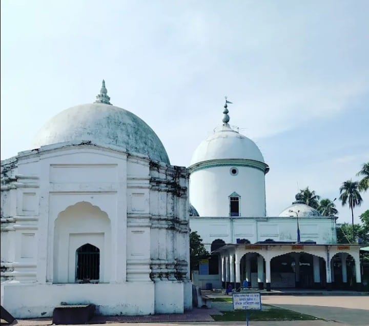 মাটির তলায় মহাদেব।। উত্তরবঙ্গের জল্পেশ মন্দির আলাদা কেন?